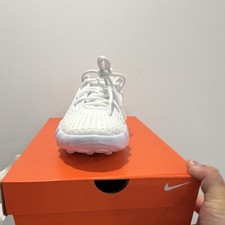 Nike Mens White Low Top Lace-Up Athletic Snea...