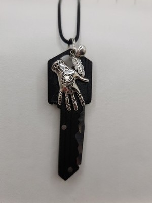Hidden Pocket Knife Key To The Inner Seeing Soul Eye Hand chocker Necklace