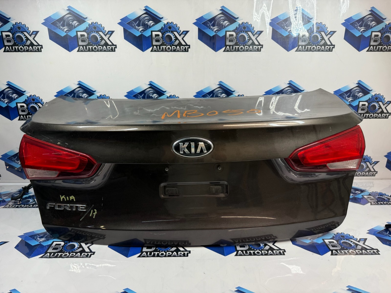 2017-2018 KIA FORTE TAILGATE/ TRUNK/ HATCH OEM COLOR CODE:MBN