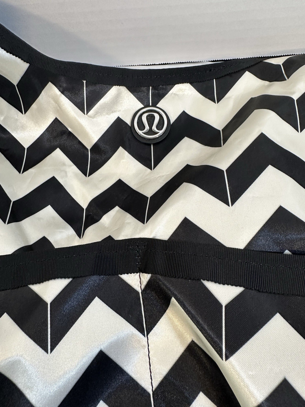 Lululemon Athletic Nylon Chevron Pattern Bag - image 2