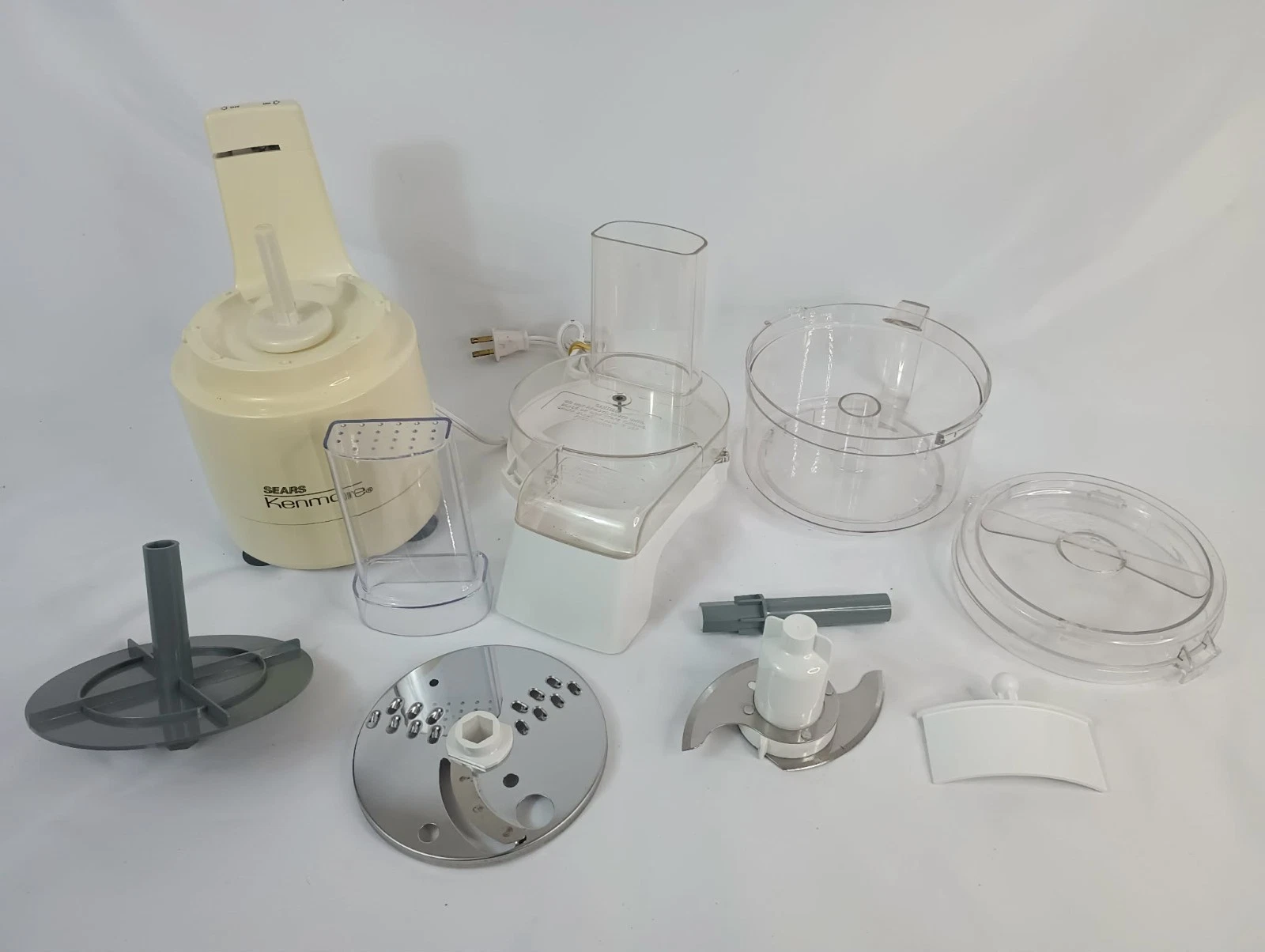 Vintage Sears Roebuck Kenmore 10 Piece Food Processor Model 400.693200 USA made
Opens in a new windo
