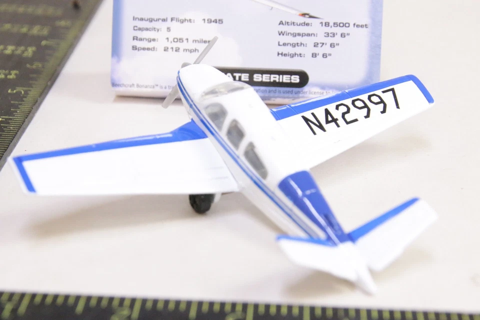 Hot Wings Beechcraft Bonanza #13112 Die Cast Metal Airplane N42997 PLANE ONLY - Image 3 of 4