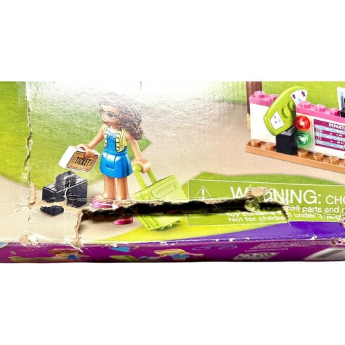 LEGO FRIENDS: Heartlake City Airplane (41429) - Picture 4 of 14