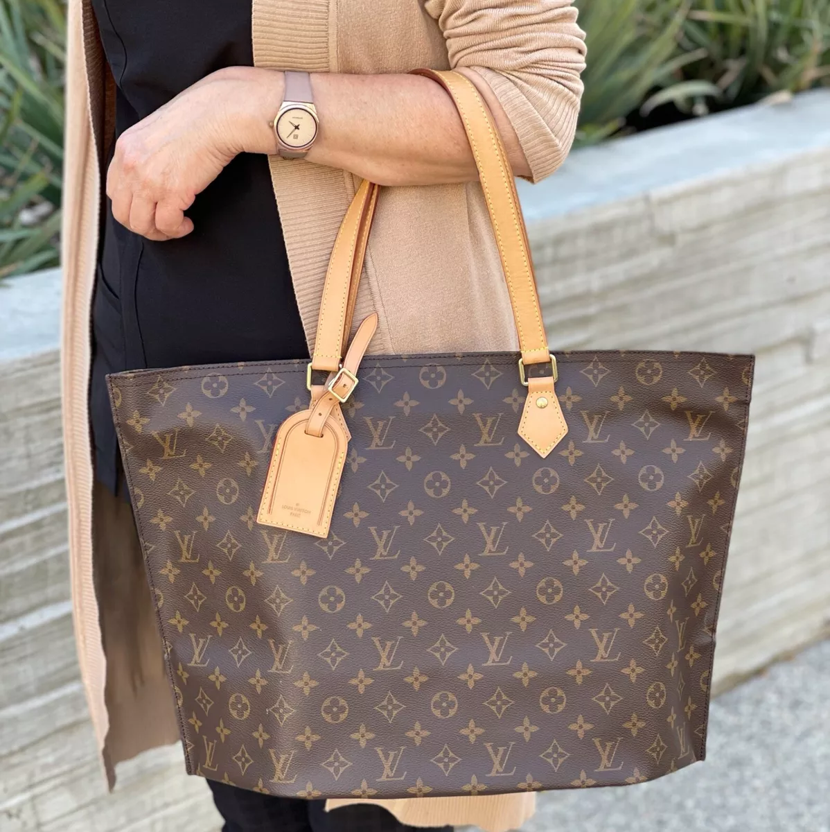 louis vuitton tote bag price