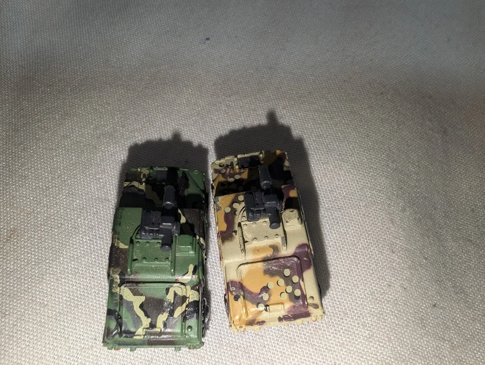 2x Micro Machine Military Cream Camo & Green Camo Hummer Humvee - Image 4 of 4