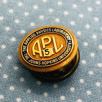 Johns Hopkins University Applied Physics Lab 5 Yr Service Award GF Screwback Pin