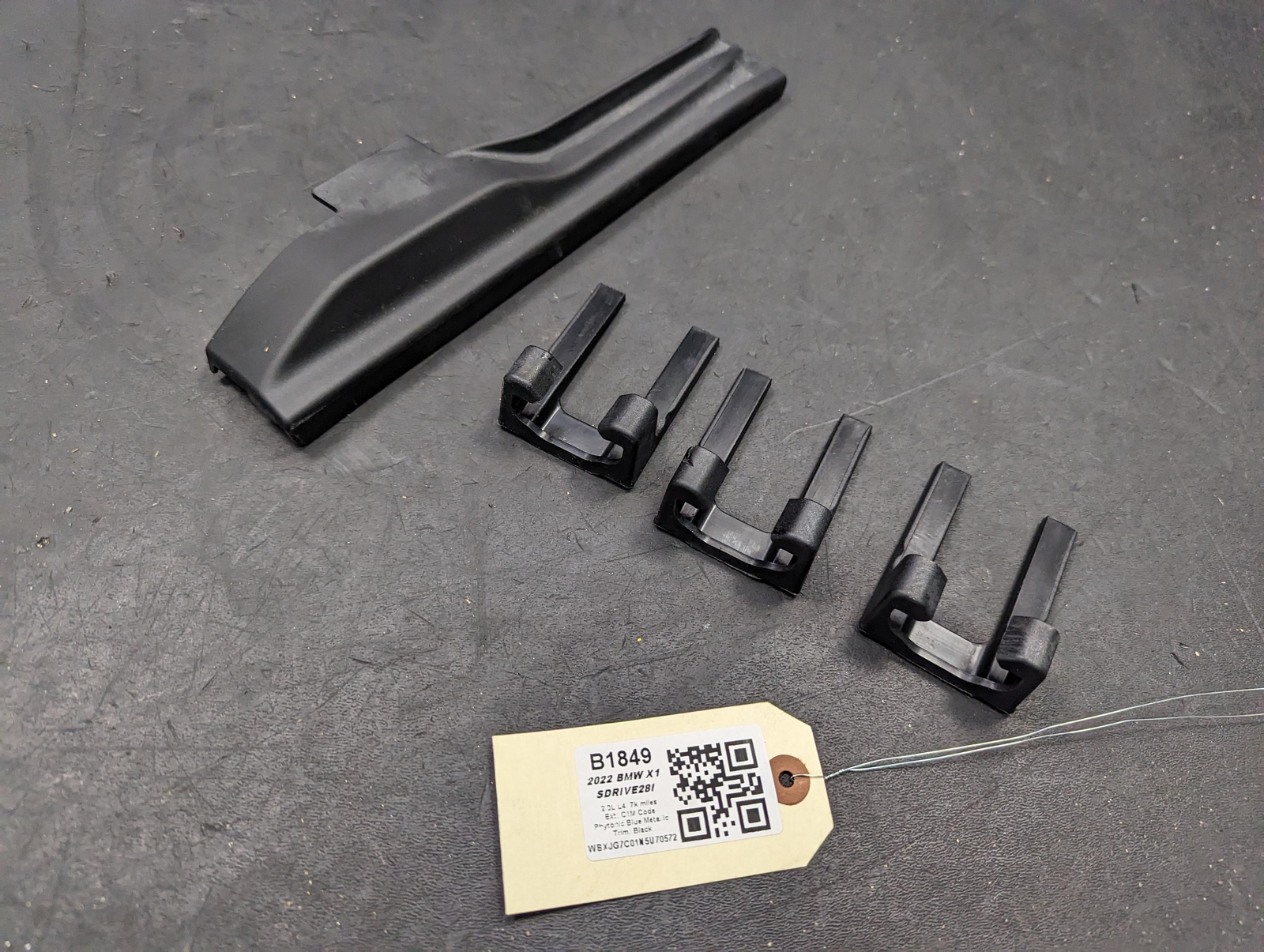 3PC Front Right Seat Track Rail Covers 2022 BMW X1 7314210 2016 