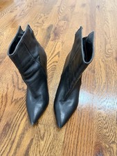 Steve Madden Women  s Black Leather Pointed Toe Ankle Bootie Zip US 5.5 M
