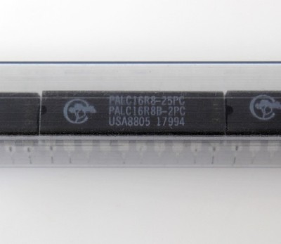 Cypress Semiconductor PALC16R8 CMOS Reprogrammable Logic Device PLD, 17PC -NEW-