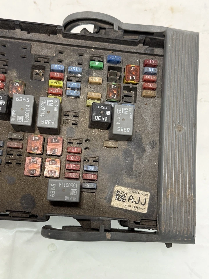 Caja de fusibles de motor Chevy Silverado 2500 3500 6,0 L 10-14 sin batería auxiliar OEM Foto 3 de 4
