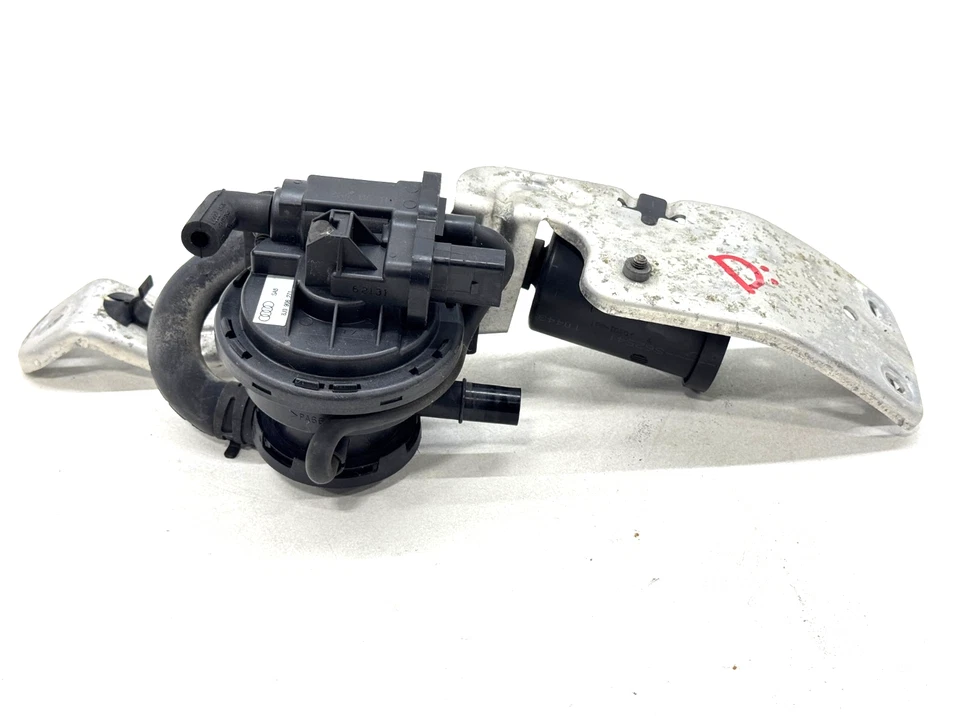 Audi TT TTS 2007-2015 2,0 L EVAP bote de detección de fugas fabricante de equipos originales 8J0906271 Foto 2 de 4