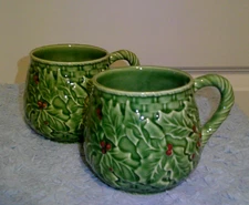 Bordallo Pinheiro Portugal Christmas Holly & Berry Mugs Set/2 EUC