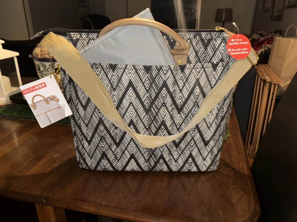 Bolsa de Pañales Skip Hop Duo Edición Especial Lujo Francés Rayas Bolsillos Negro Blanco* Foto 2 de 4