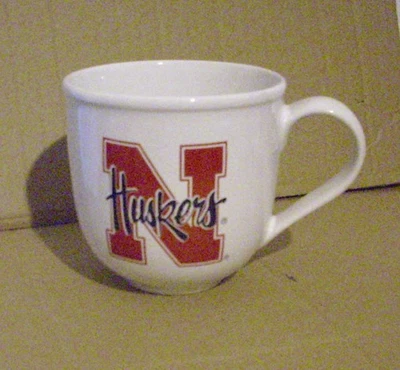 Rico Industries NCAA Nebraska Cornhuskers Copo de 473 ml com isolamento duplo Tritan Classic Tumbler mantém as bebidas frias e quentes, feito nos EUA