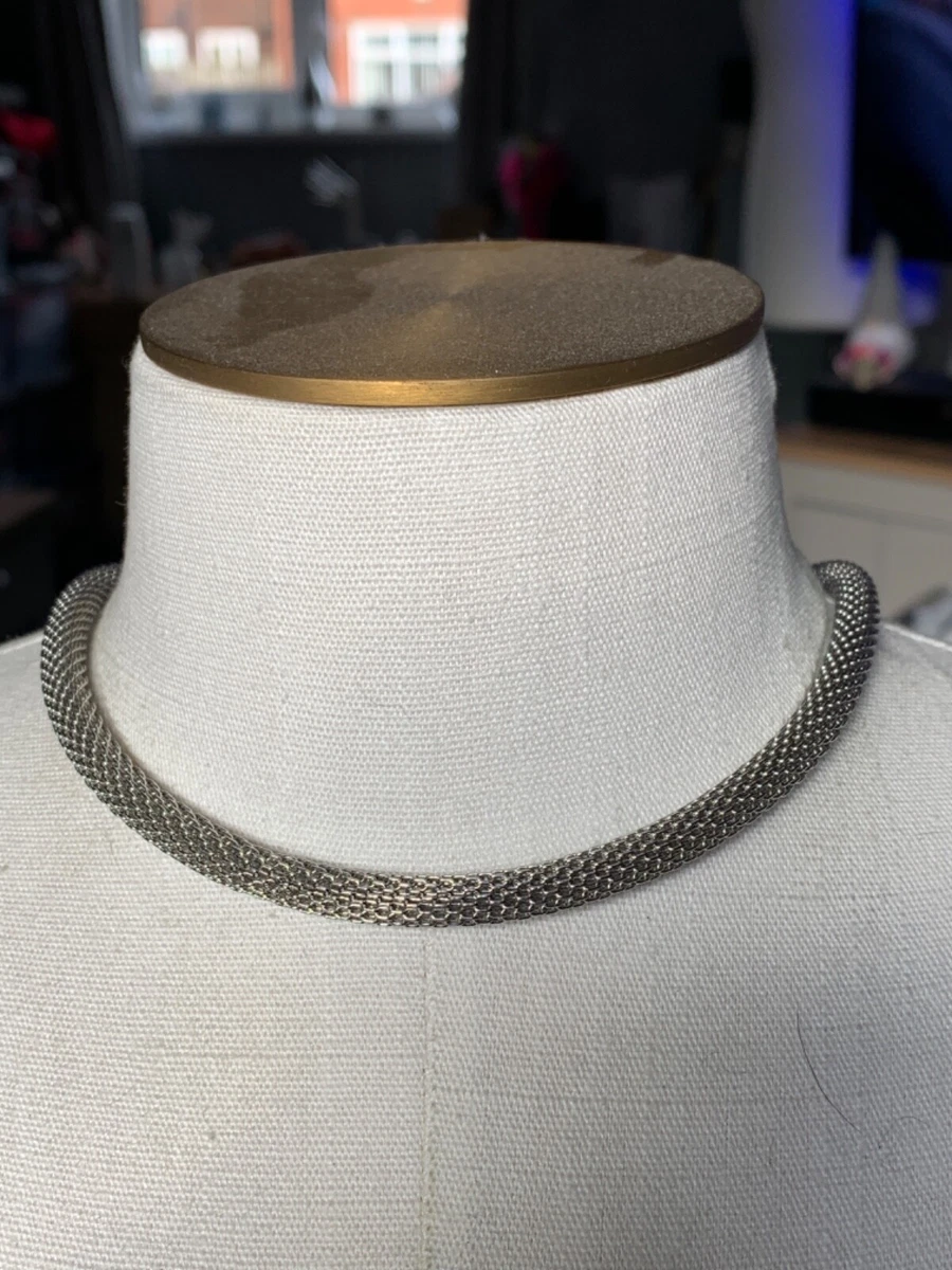 Silver necklace with magnetic best sale clasp