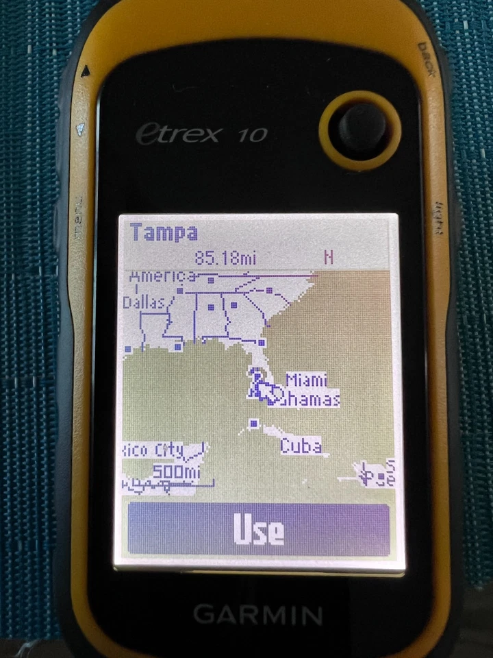 Garmin Etrex 10 Handheld Mini Yellow/Black GPS Navigator Powers up - Image 2 of 4