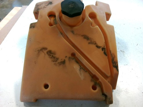 John Deere 325, 335, 345 Fuel Tank AM133087, AM118724, AM130937 T9