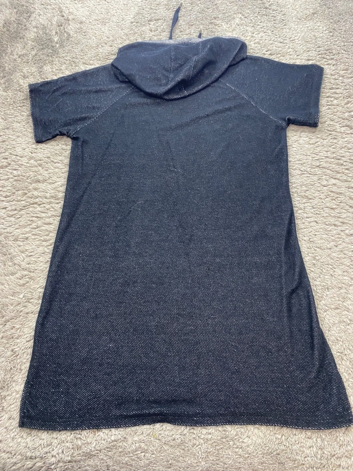 Vestido suéter feminino Andrew Marc New York médio com capuz pulôver de lã midi - Imagem 2 de 4