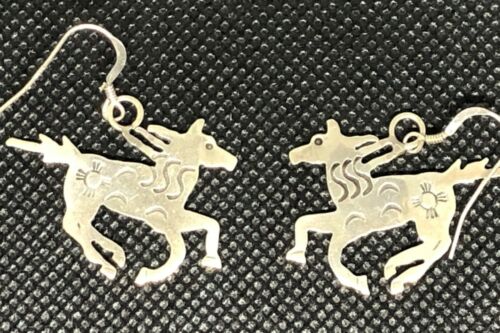 Artist Handcraft Sterling Horse Earring - Picture 1 of 3
