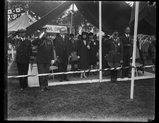 Photo:Calvin Coolidge and Grace Coolidge at outdoor event