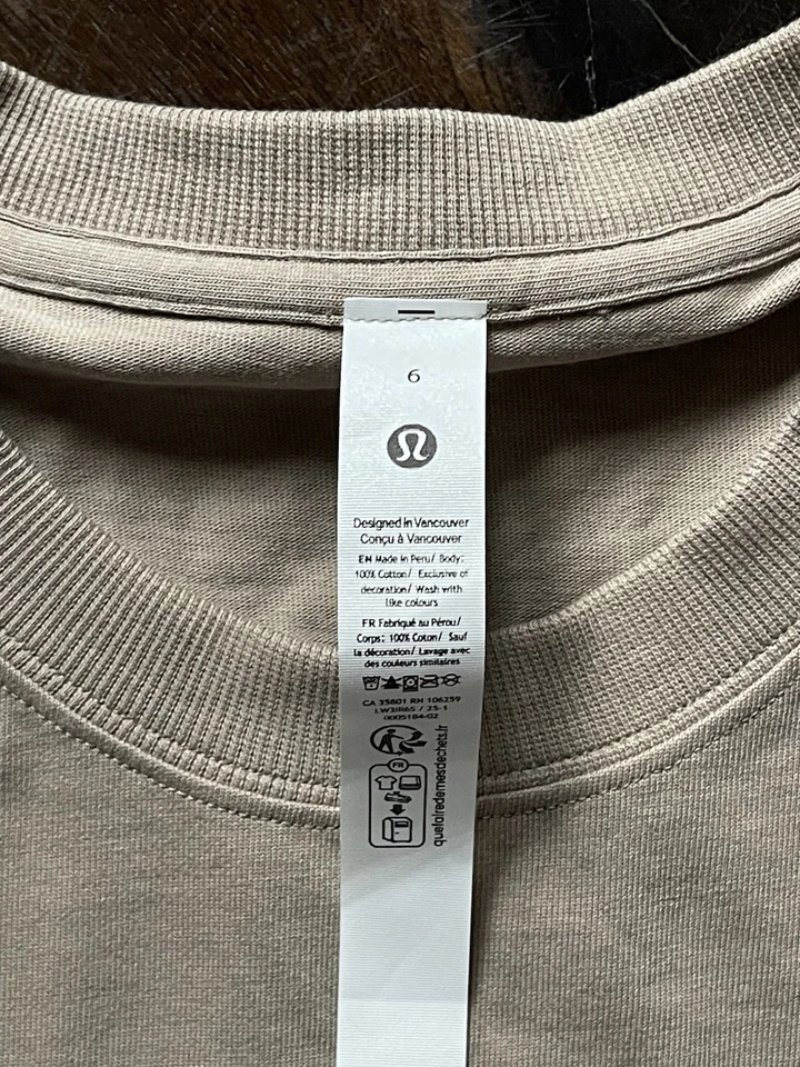 Camiseta Jersey Lululemon Calce Relajado Gráfico Talla 6-Med Roble Transparente Neutro Nueva con Etiquetas Foto 3 de 4