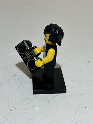 LEGO Minifigure Cole Ninjago Movie Black - Picture 2 of 3