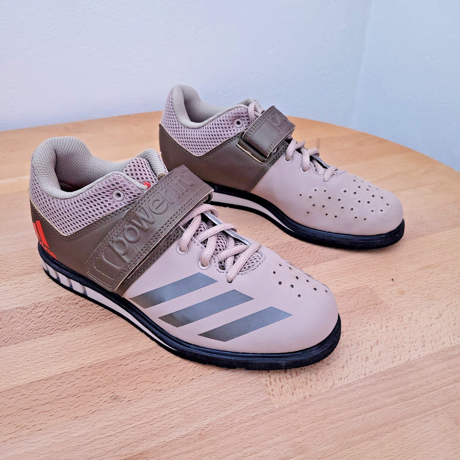 SAOLA Adidas Powerlift 3.1 scarpe da sollevamento atletico da uomo taglia 6 Tech beige marrone BA8017