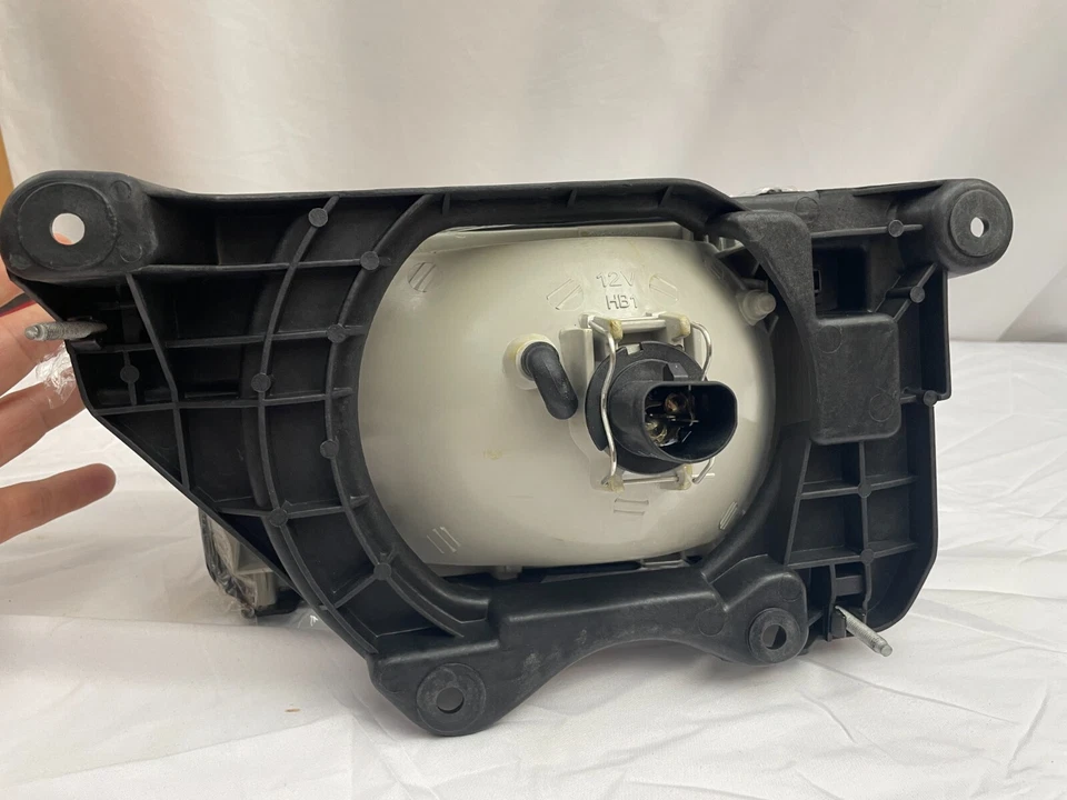 SE ADAPTA A CONJUNTO DE FAROS DELANTEROS DERECHO ISUZU RODEO PASAJERO 1991-1997 Foto 4 de 4