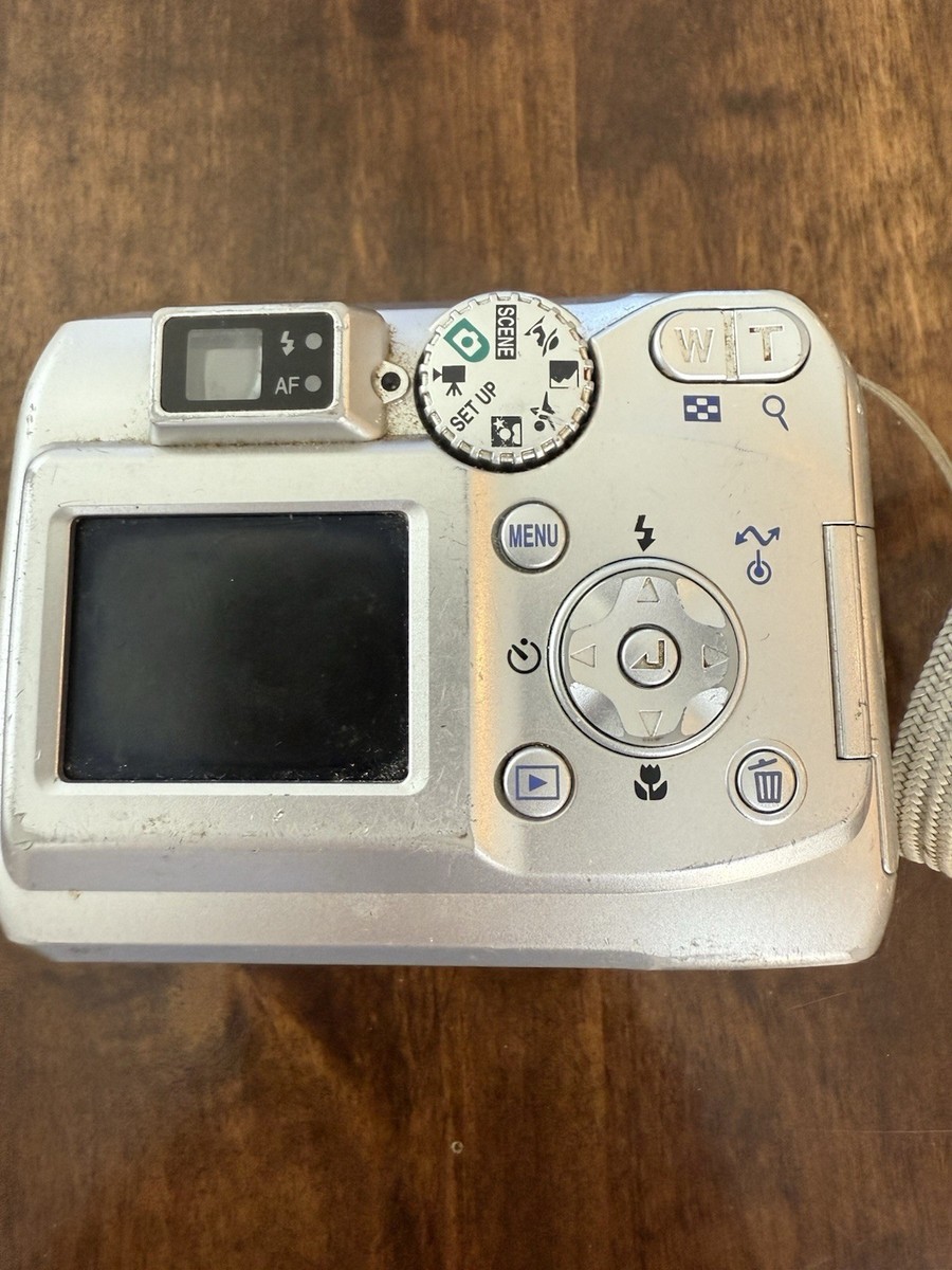 Vintage Nikon COOLPIX 4100 Compact Digital Camera 4MP AA Battery