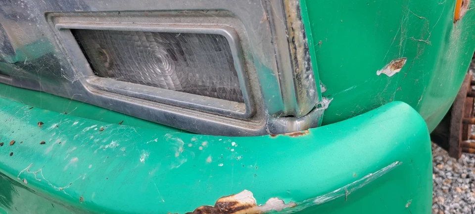 1977 78 79 80 GMC TRUCK JIMMY SUBURBAN GRILLE Nice  Original OEM  - Image 2 of 4