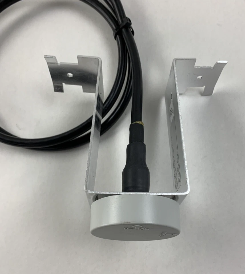 Cisco Aironet AIR-ANT58G10SSA-N 5.8GHz 9.5dBi 60 Degree Sector Antenna - Image 3 of 4