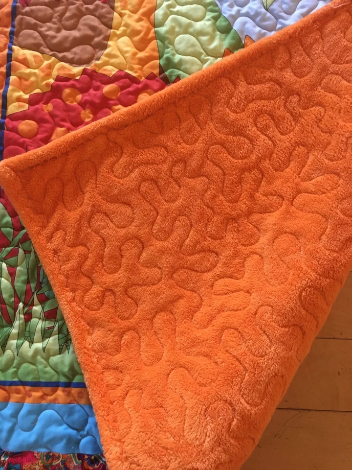 Manta de cuna hecha a mano Baby Dino 36 1/2"x 45" con naranja minky Foto 2 de 3