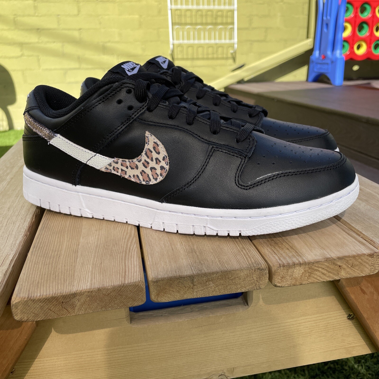 ナイキ】 NIKE - Nike Dunk Low SE Black Animal Swoosh26.5の通販 by
