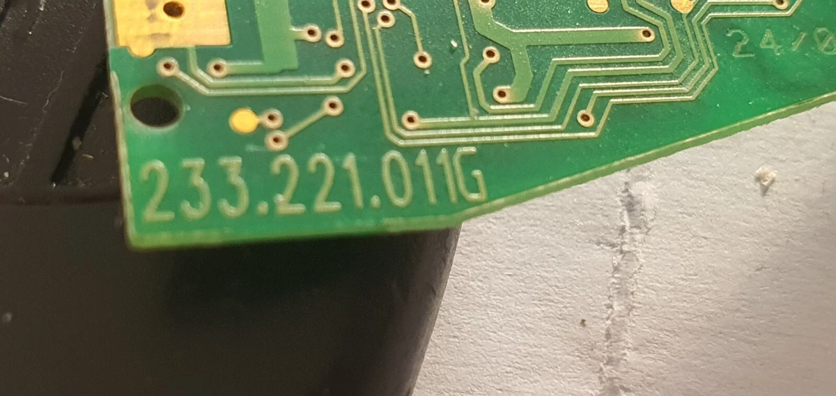 MERCEDES Smart Remote Key Fob MARQUARDT CE0681 pcb: 233.221.011G