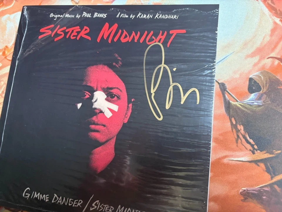 Sister Midnight and Gimme Danger  7" Vinyl SIGNED Paul Banks Interpol In Hand - Image 3 of 4