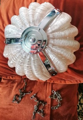 Art Deco hängende Anhänger Muschel Muschel mattiertes rosa Glas Chromschirm 13,5'' Durchmesser