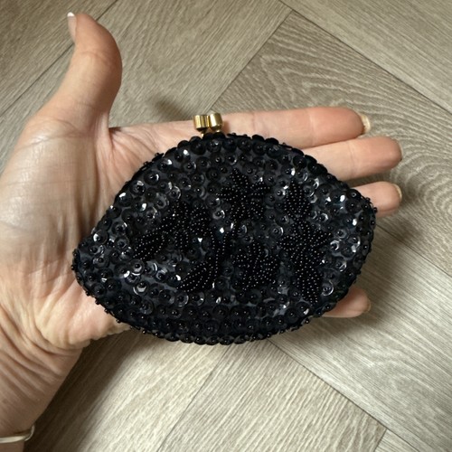 Vintage Contessa Francesca Hong Kong Sequins & Beaded Black Purse Gold Hardware - Picture 9 of 9
