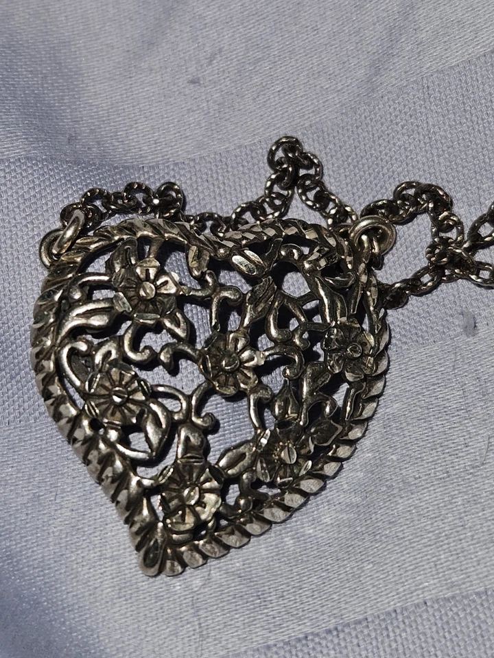 Collar de plata de ley con corazón y flores 9,9 g 20"" de Carolyn Pollack Foto 3 de 4