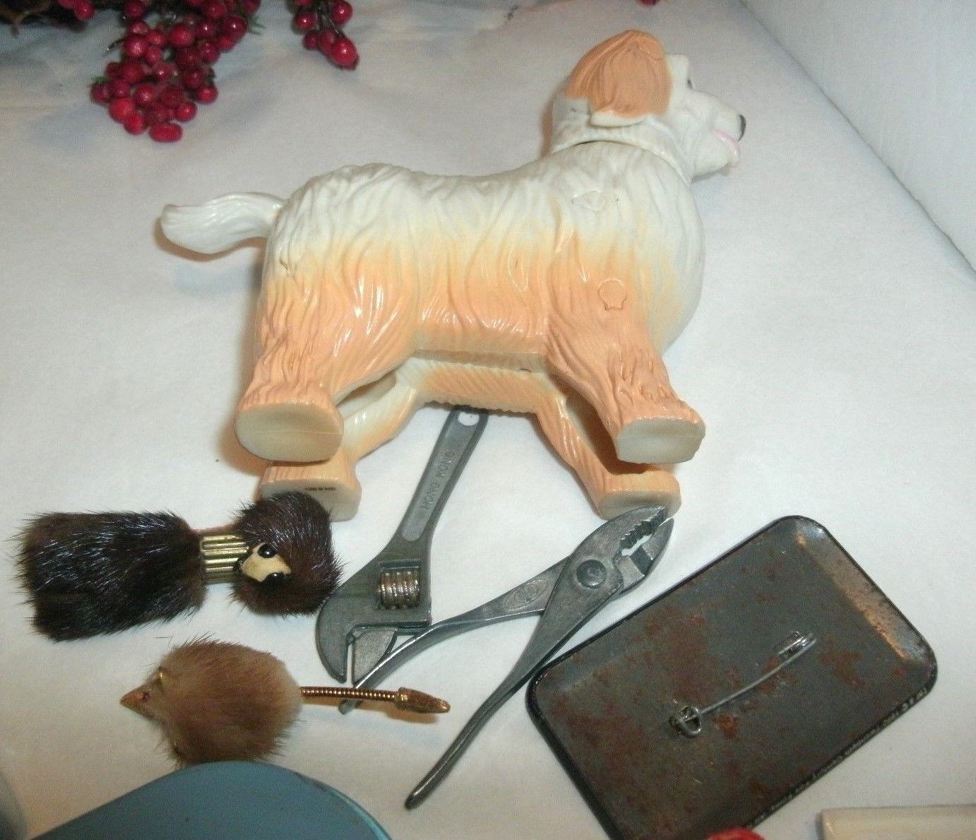 VINTAGE LOT OF TOYS AND PINS, KAZOO,TIN,DICE,BOOK PIN,HOME ALONE 2