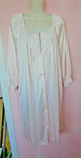 VANITY FAIR MADE IN USA VINTAGE SATIN LOOK LONG ROBE SIZE LARGE 42" BUST L/S