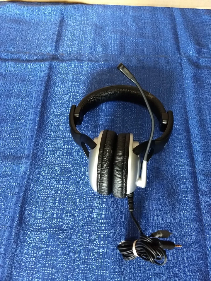 Lot of 52 Koss SB/45 Wired Headphones - Image 4 of 4