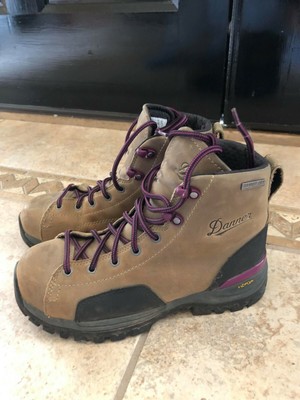 danner women's stronghold