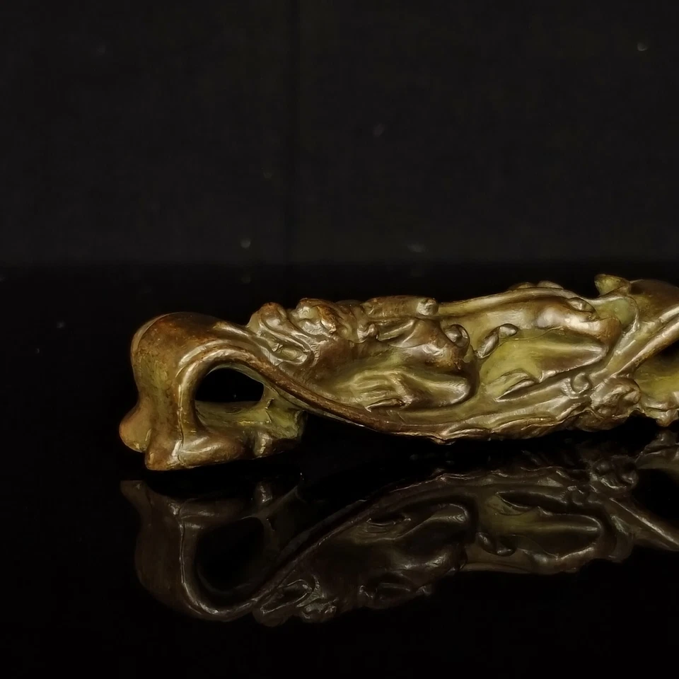 Antigua estatua china de bronce con adorno de murciélago valiente Ruyi Foto 2 de 4