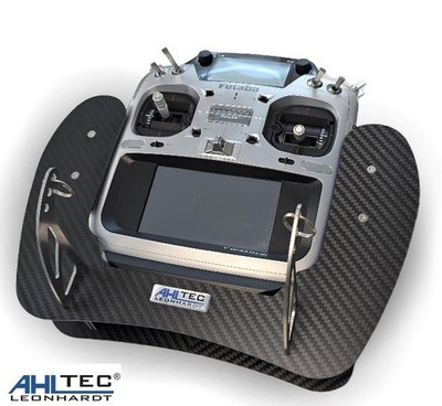 AHLtec Senderpult für Futaba T26SZ in ECHT CARBON - klappbare Bügel wählbar