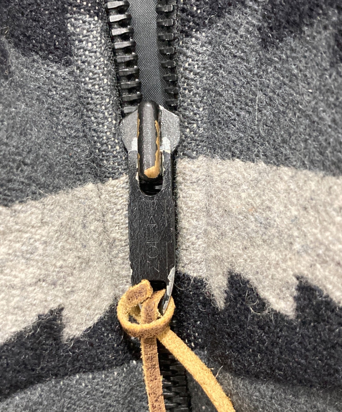 PENDLETON native pattern wool jacket Size: L Gray… - image 4