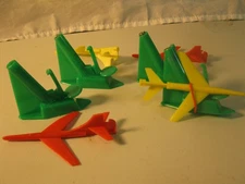 Very Rare 1958 Cheerio Cereal Premium Toy Jet Launcher   set of 4