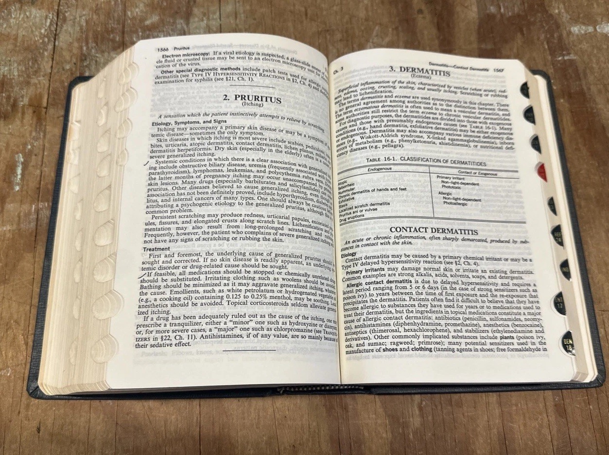 The Merck Manual of Diagnosis and Therapy 1977 HC 13th Edition VTG Thumb Indexed