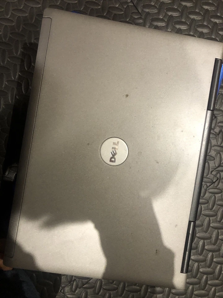 Dell Latitude D820 Foto 2 de 2