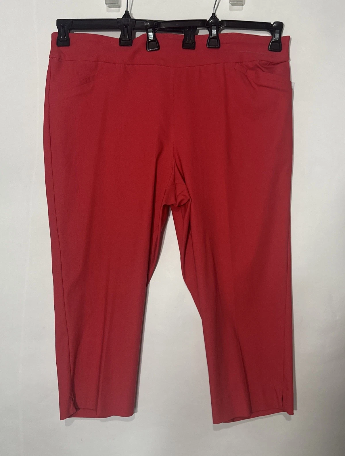 N Touch Pull On Capri Pants Size 18 in Flirty Red with Faux front pockets