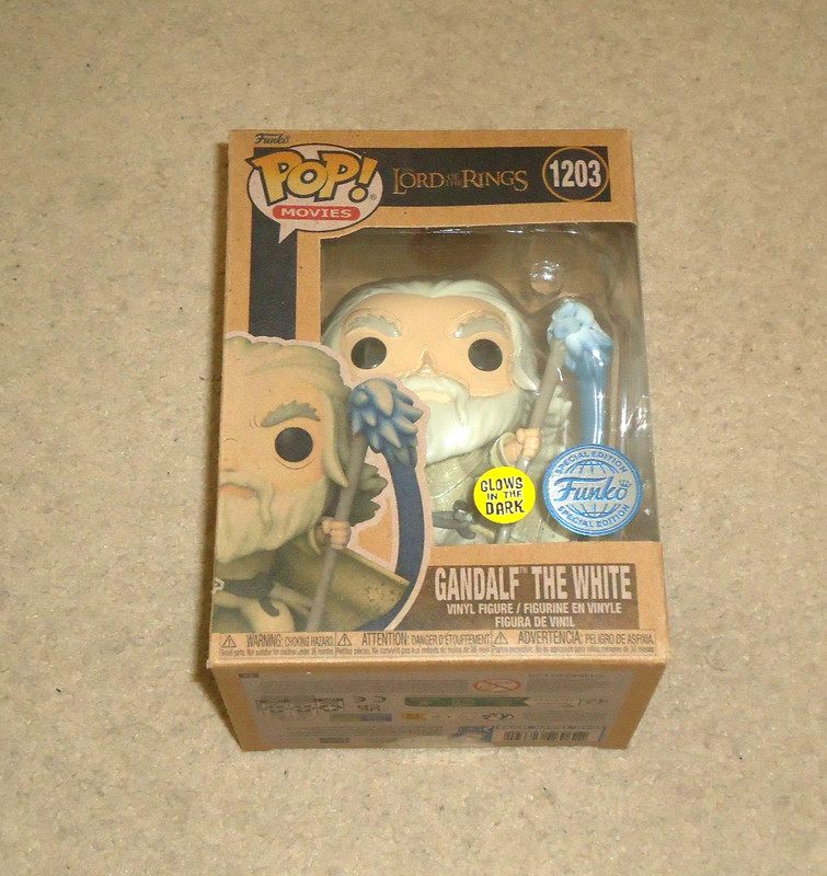 Funko Pop Gandalf The White 1203 ( sealed, new )